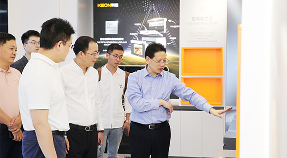 省服務中心婁萬總主任、嵊州市副市長史向俊一行蒞臨浙江科恩電器考察調研